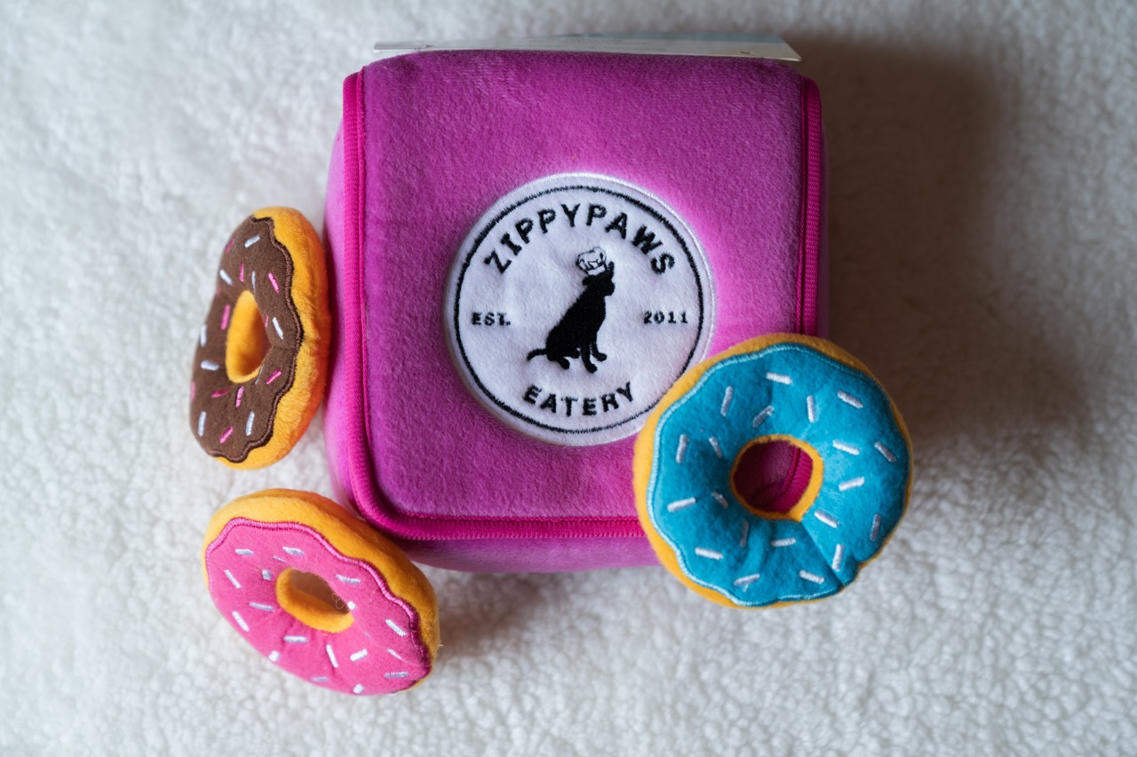 三個甜甜圈+一個包包